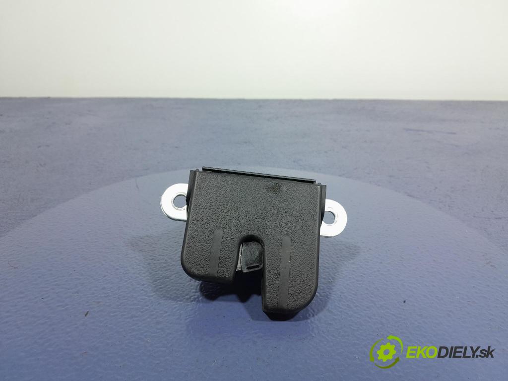 Seat Altea 2005 zámek Klapky: kufr 01