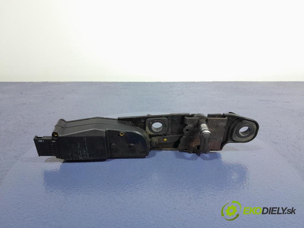 Vw Passat 2008 zámek Klapky: kufr 3C9827887B