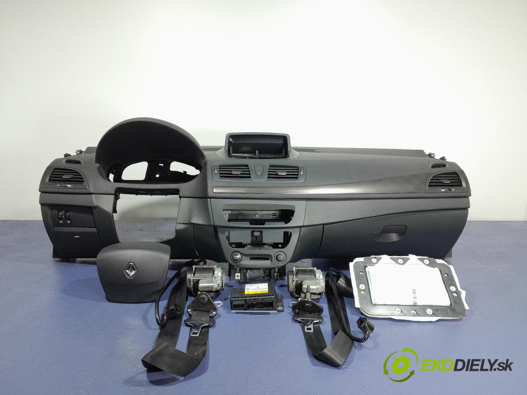 Renault Megane 1.5 dci 2012 kokpit,pristrojová doska 01