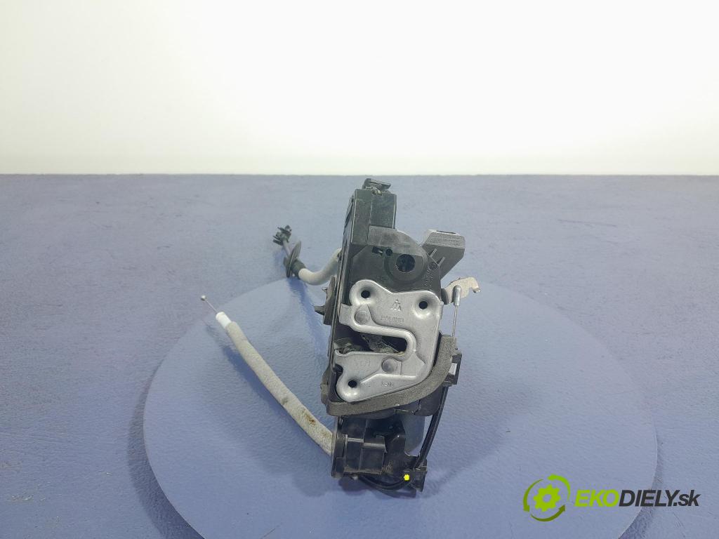 Renault Express 2021 zámek dveře před Levý: 805033719R