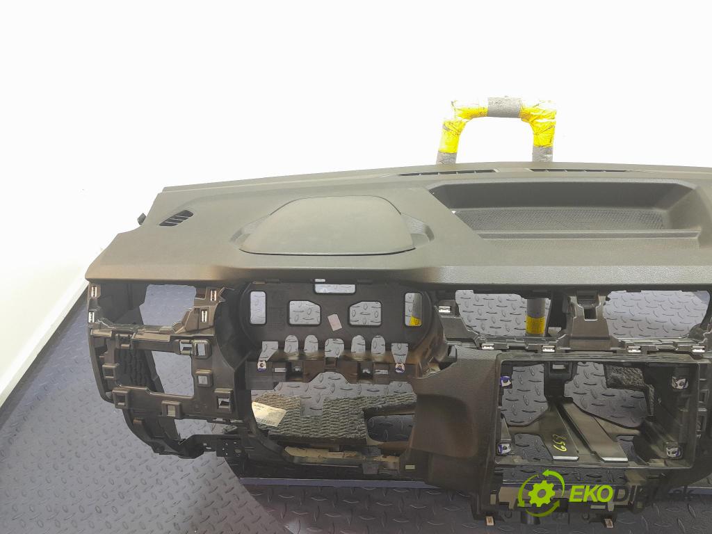 Renault Express 2021 kokpit,pristrojová doska 01