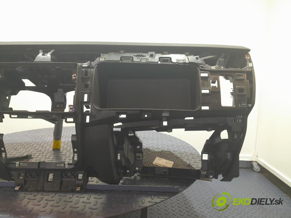 Renault Express 2021 kokpit,pristrojová doska 01
