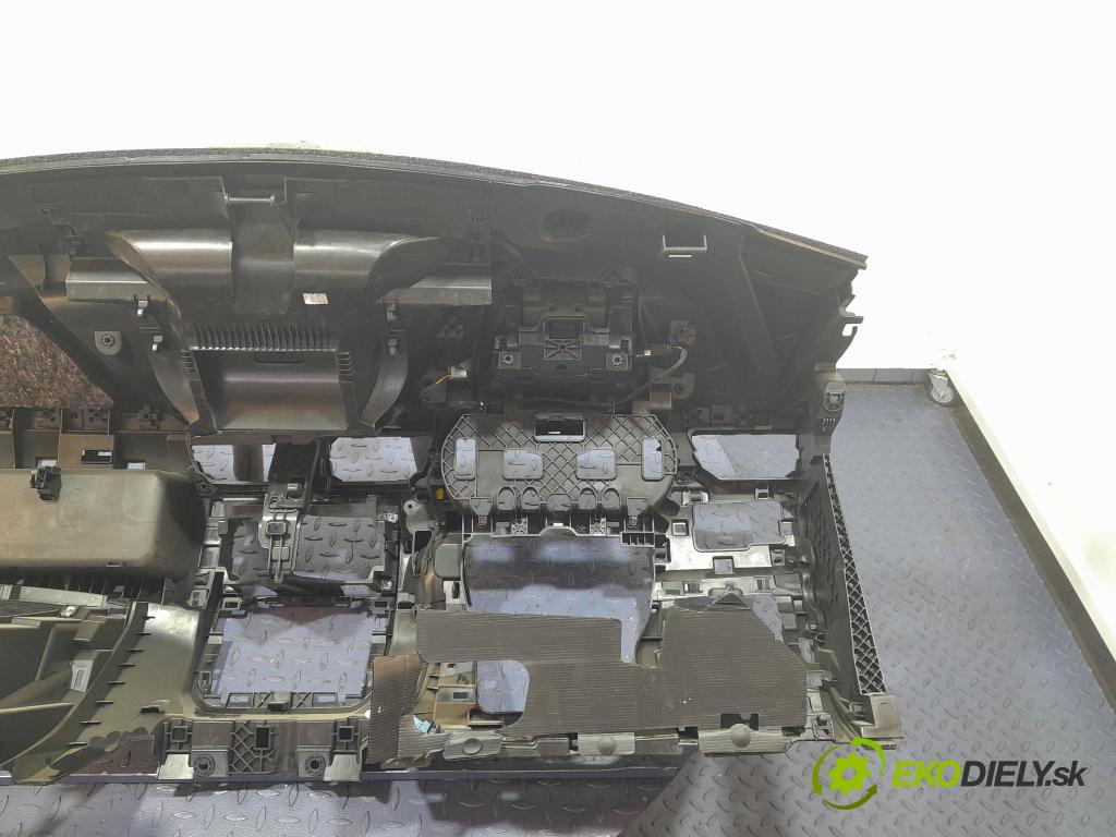 Renault Express 2021 kokpit,pristrojová doska 01