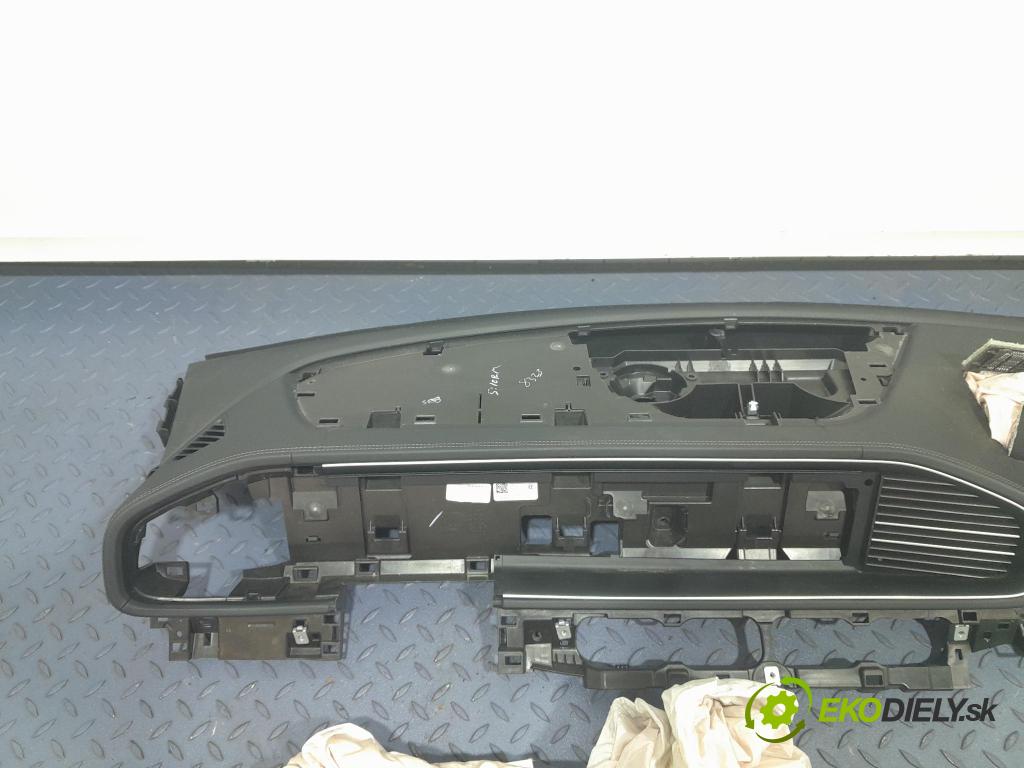 Mercedes Gle 2019 kokpit,pristrojová doska 01