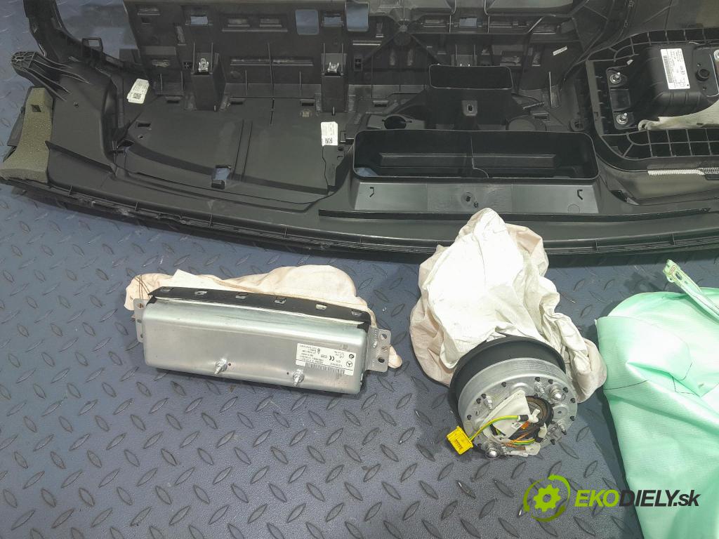 Mercedes Gle 2019 kokpit,pristrojová doska 01