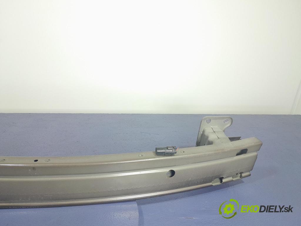 Nissan Qashqai 2019 výztuha narazník před 214564-80