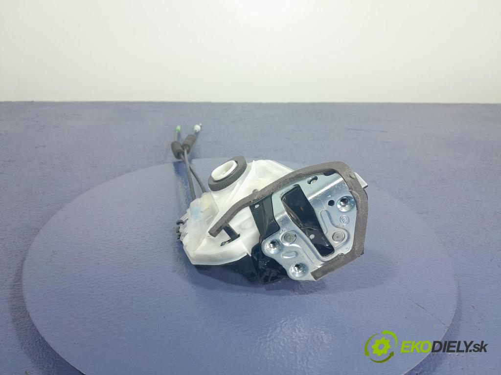 Toyota Rav-4 2020 zámek dveře Zad: v pravo: 01