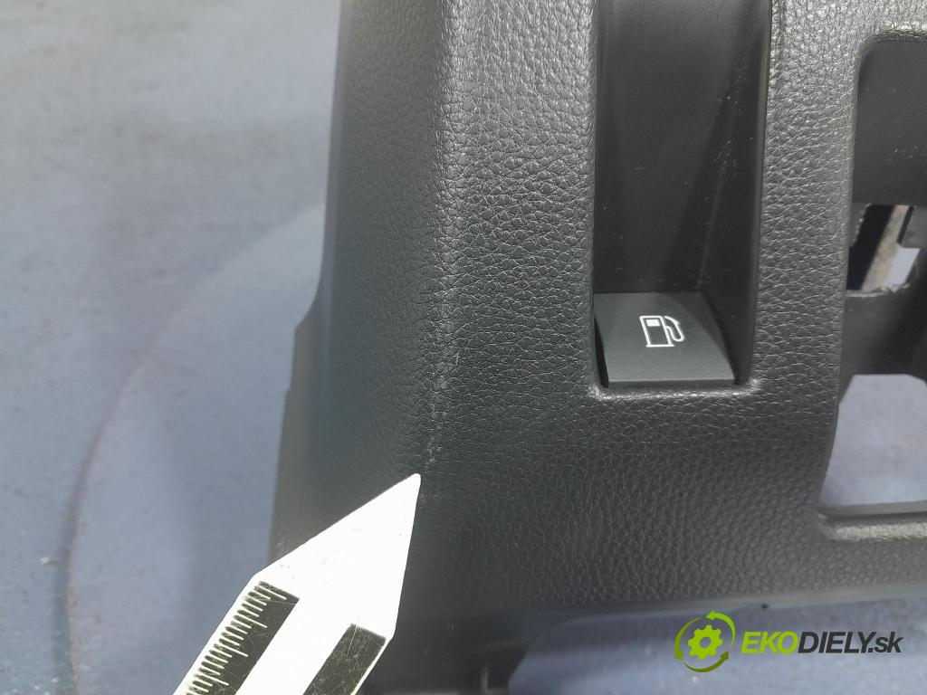 Toyota Rav-4 2020 kryt Plast: Interiéry: 55545-42120