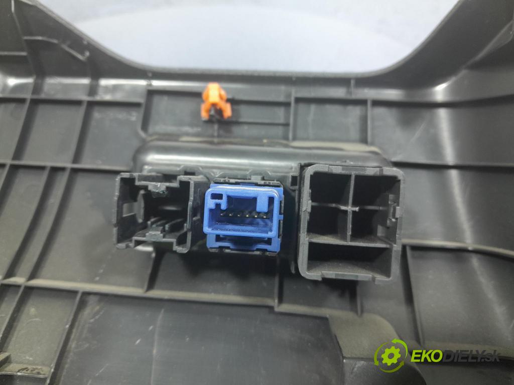 Toyota Rav-4 2020 kryt Plast: Interiéry: 55545-42120