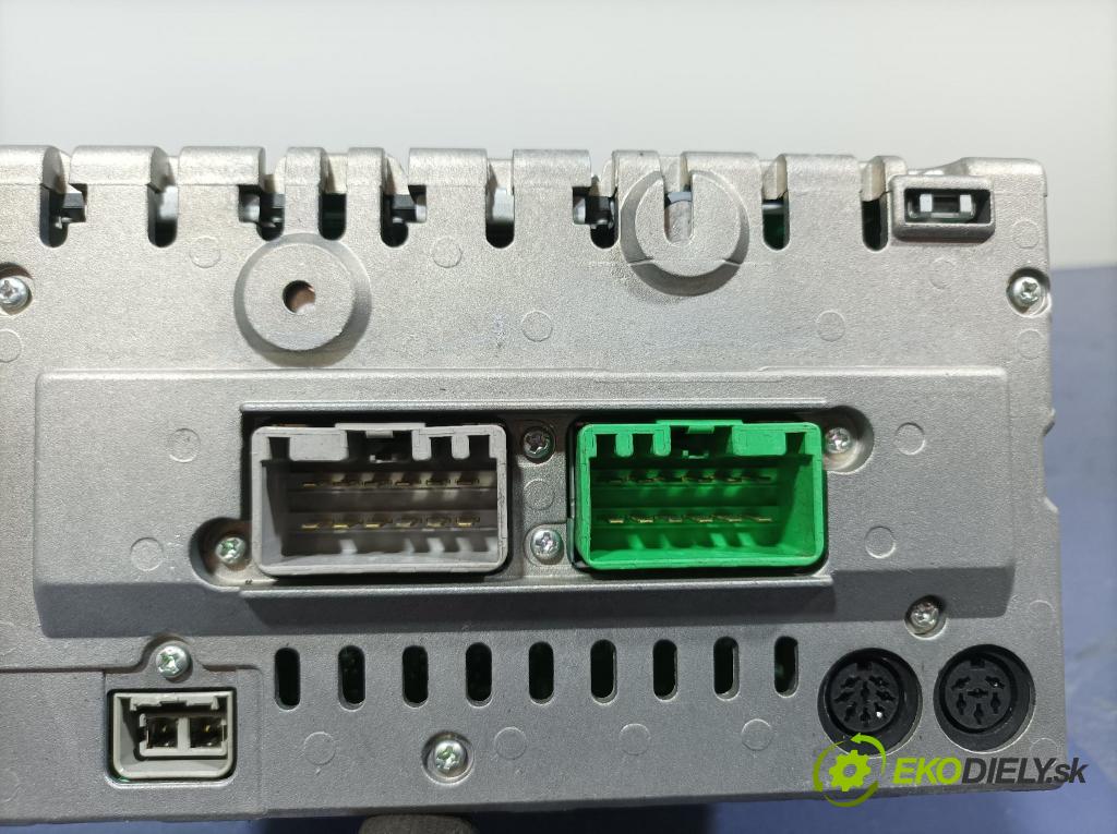 Volvo V70 2005 Radio I Navigácia: 307337708-1
