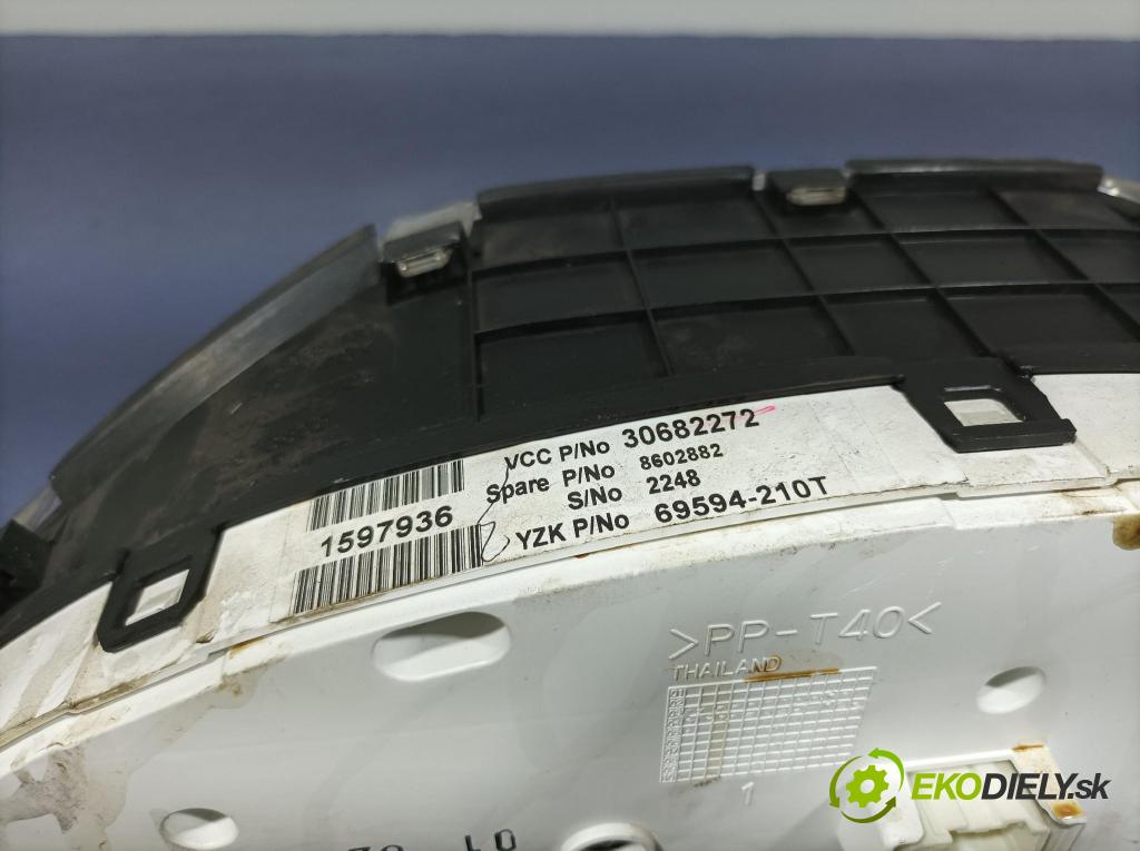 Volvo V70 2005 prístrojovka/ budíky 30682272