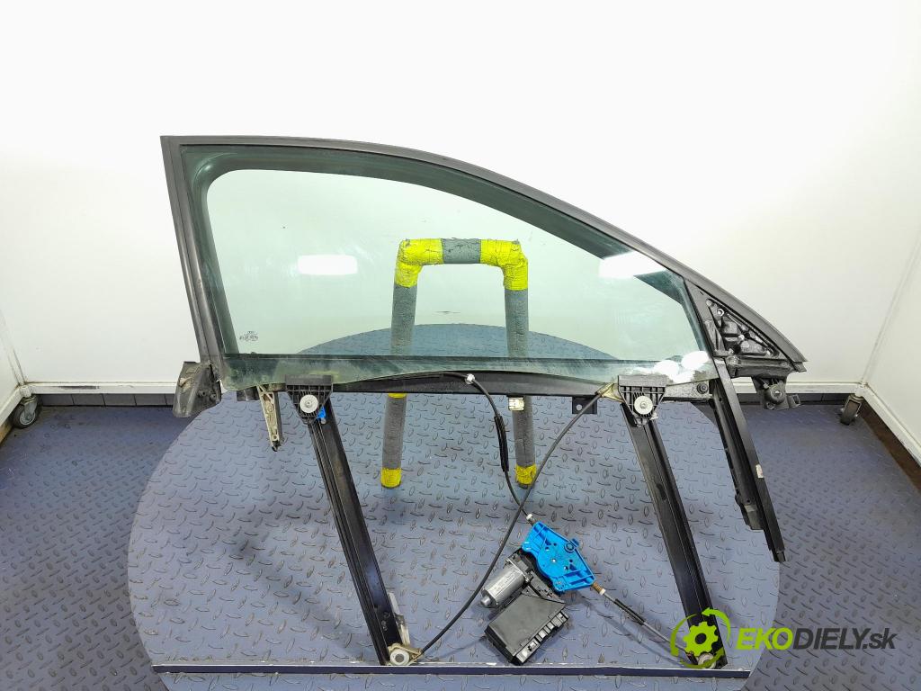 Audi A4 2003 mechanismus stahování Sklenka: před v pravo: 8E1959802B