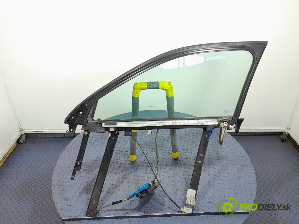 Audi A4 2003 mechanismus stahování Sklenka: před v pravo: 8E1959802B