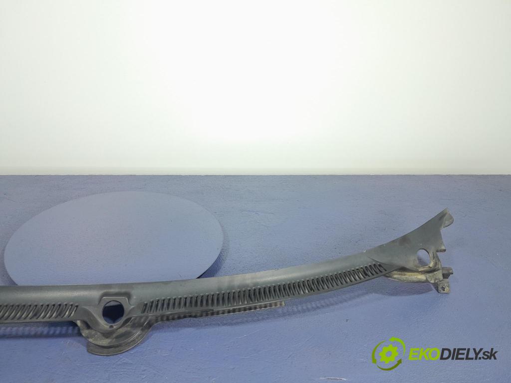 Audi A4 2003 torpédo 8E1819403
