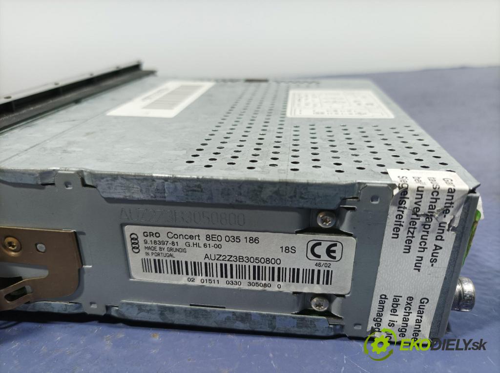 Audi A4 2003 Radio I Navigácia: 8E0035186