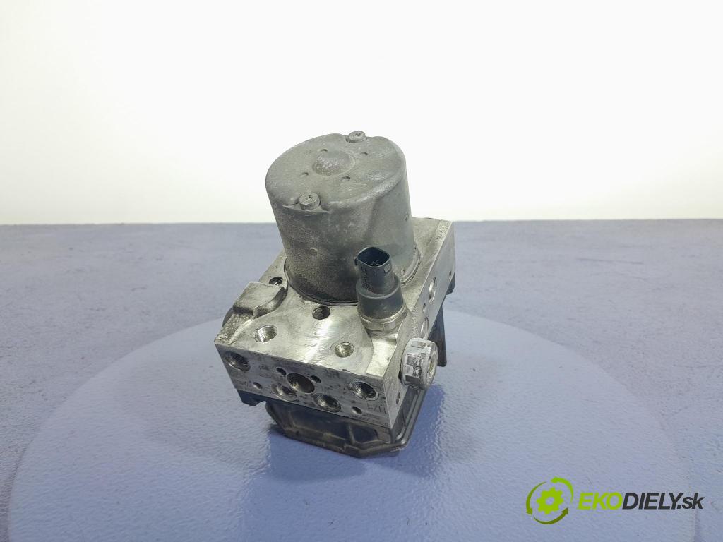 Audi A4 2003 čerpadlo ABS x 8E0614517