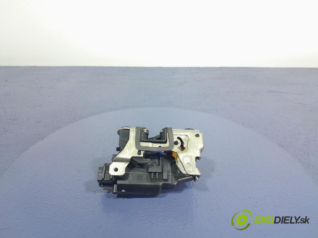 Renault Express 2021 zámek Klapky: kufr 01