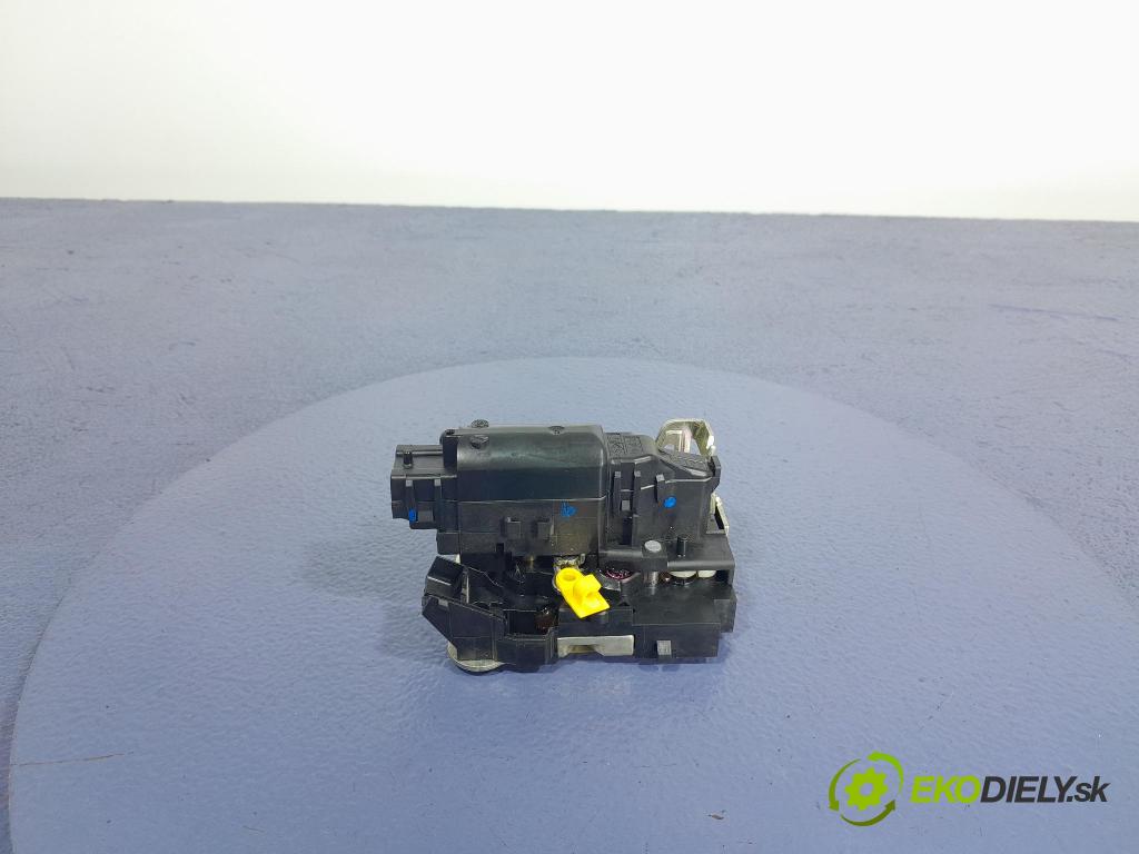 Renault Express 2021 zámek Klapky: kufr 01