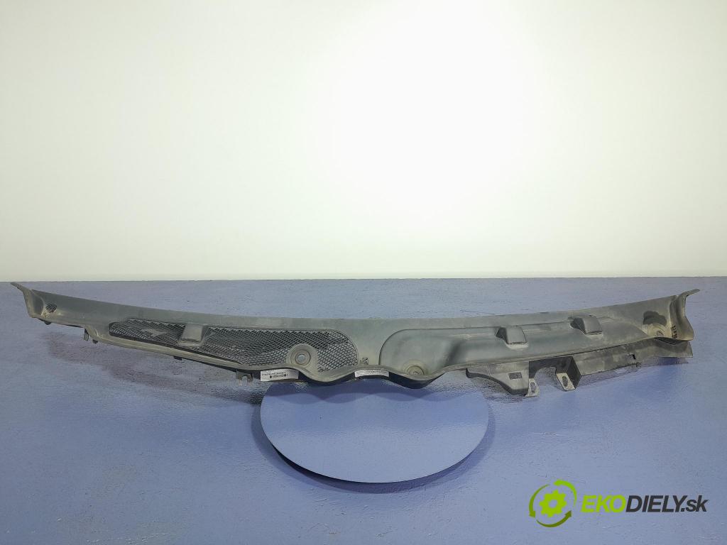 Mercedes C-klasa 2009 torpédo A2048301713
