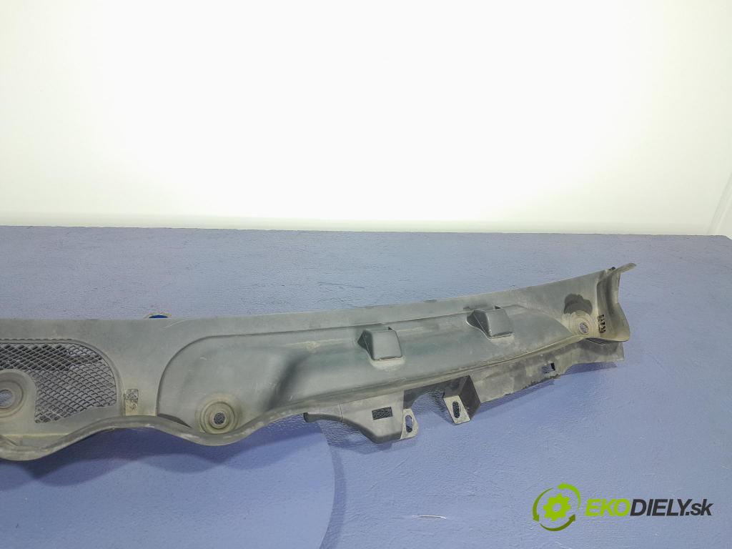 Mercedes C-klasa 2009 torpédo A2048301713