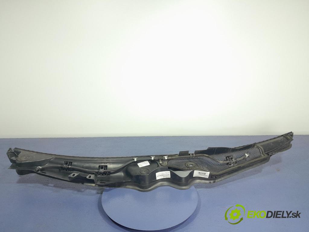 Mercedes C-klasa 2009 torpédo A2048301713