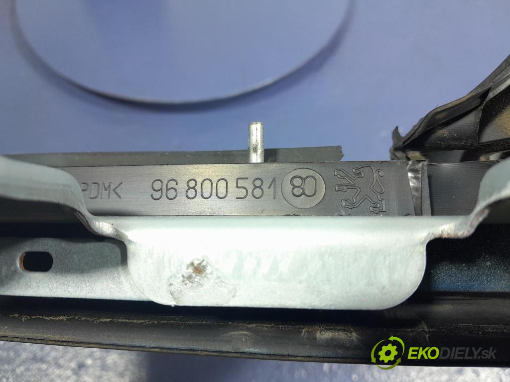 Peugeot 207 2007 sklo dvere Predné ľavá 9680058180