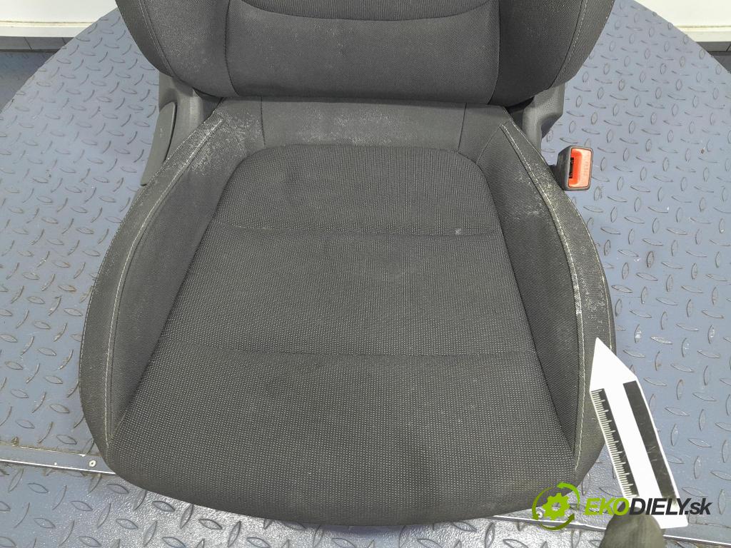 Kia Rio 2017 Sedačka spolujazdca 01