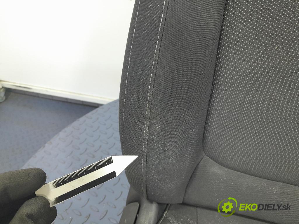 Kia Rio 2017 Sedačka spolujazdca 01