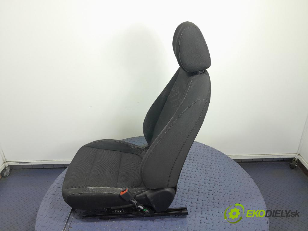 Kia Rio 2017 Sedačka spolujazdca 01