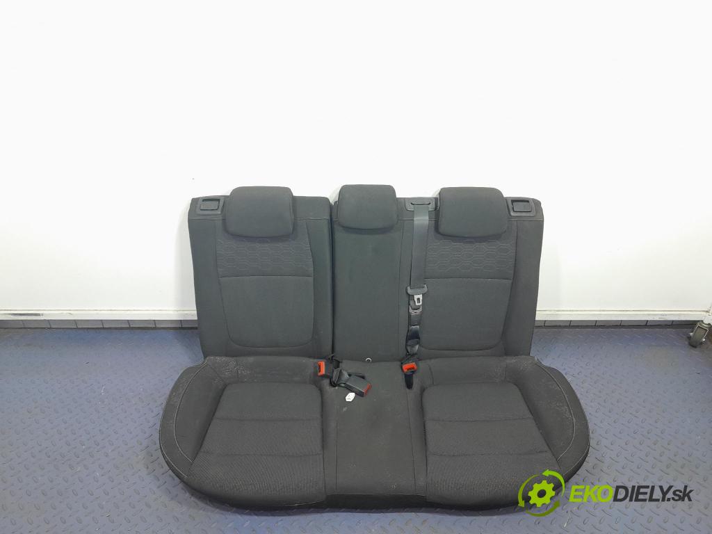Kia Rio 2017 Sedačka zadný 01