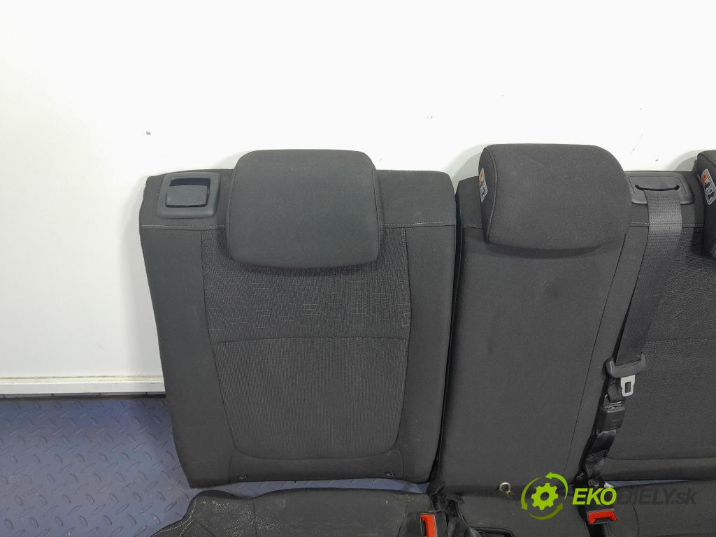 Kia Rio 2017 Sedačka zadný 01