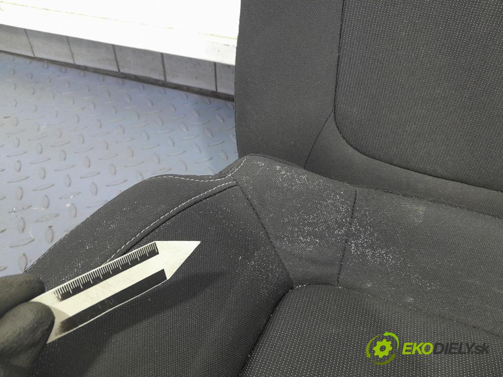 Kia Rio 2017 Sedačka zadný 01