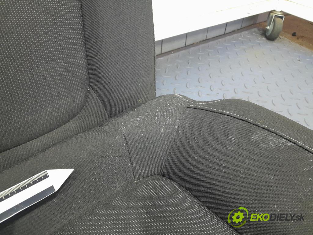 Kia Rio 2017 Sedačka zadný 01