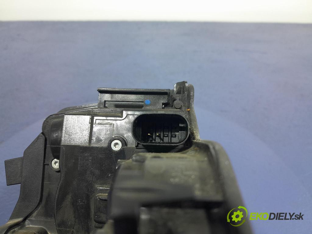 Bmw Seria 7 2022 zámek dveře Zad: v pravo: 7477704