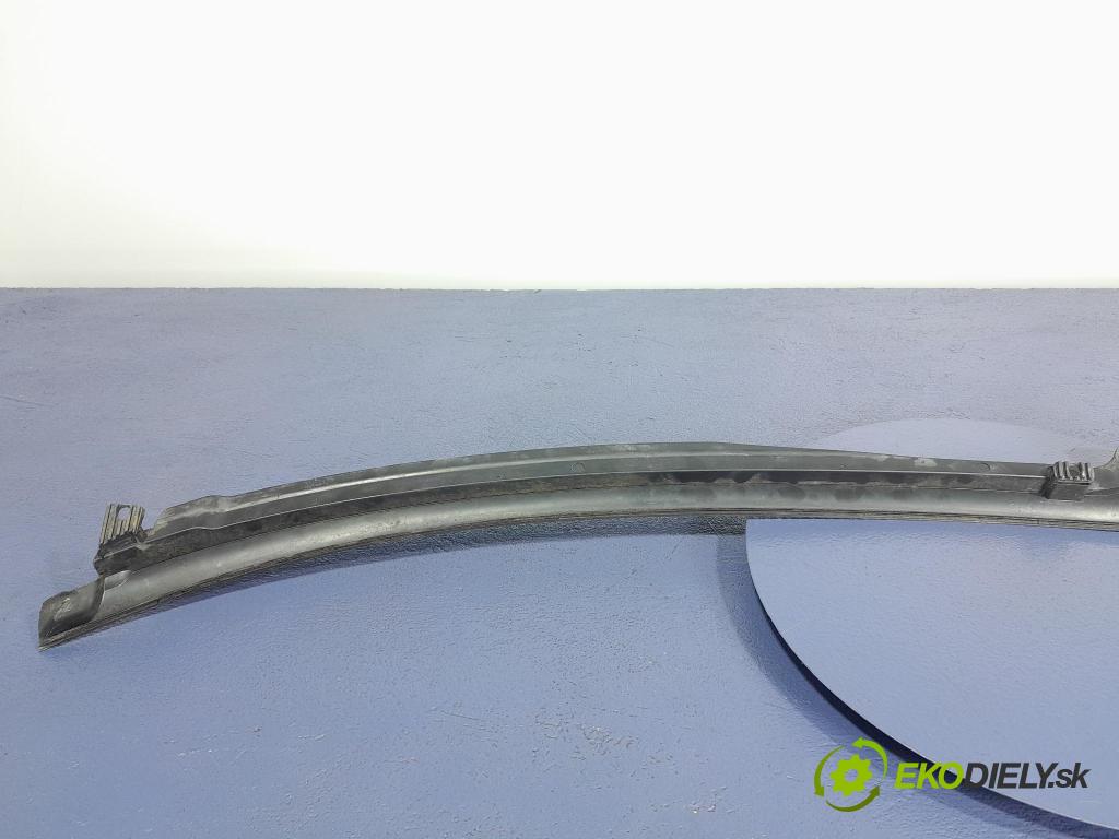 Audi A4 2004 torpédo 8E1819403