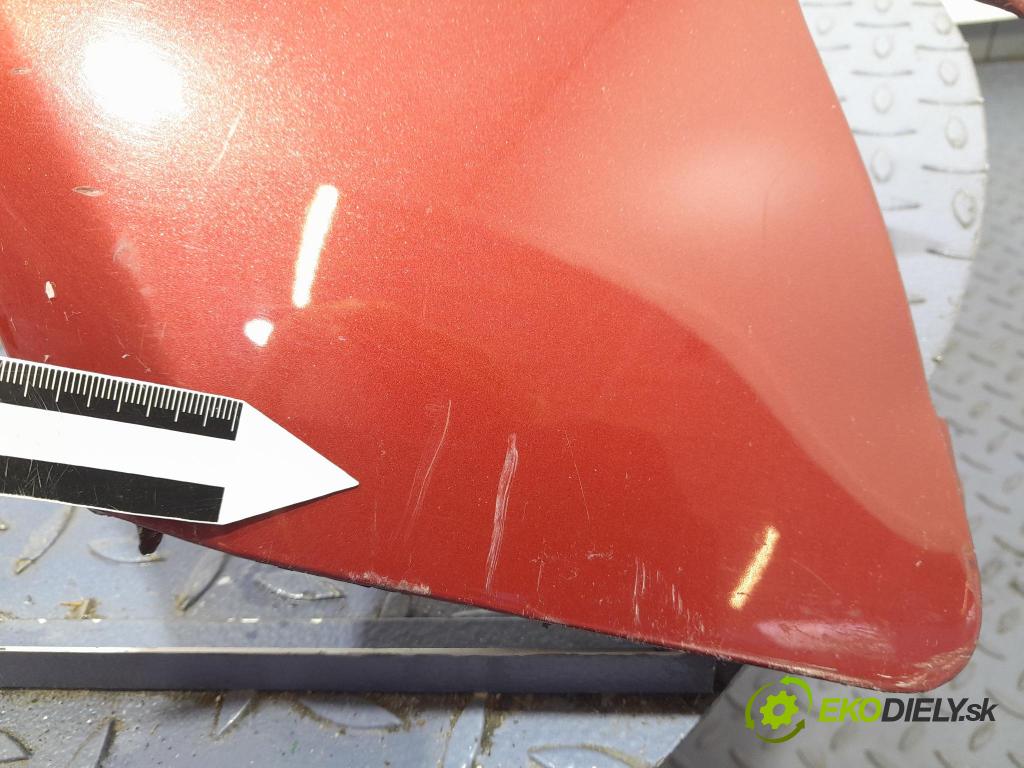 Audi A4 2008 blatnik před v pravo: 01