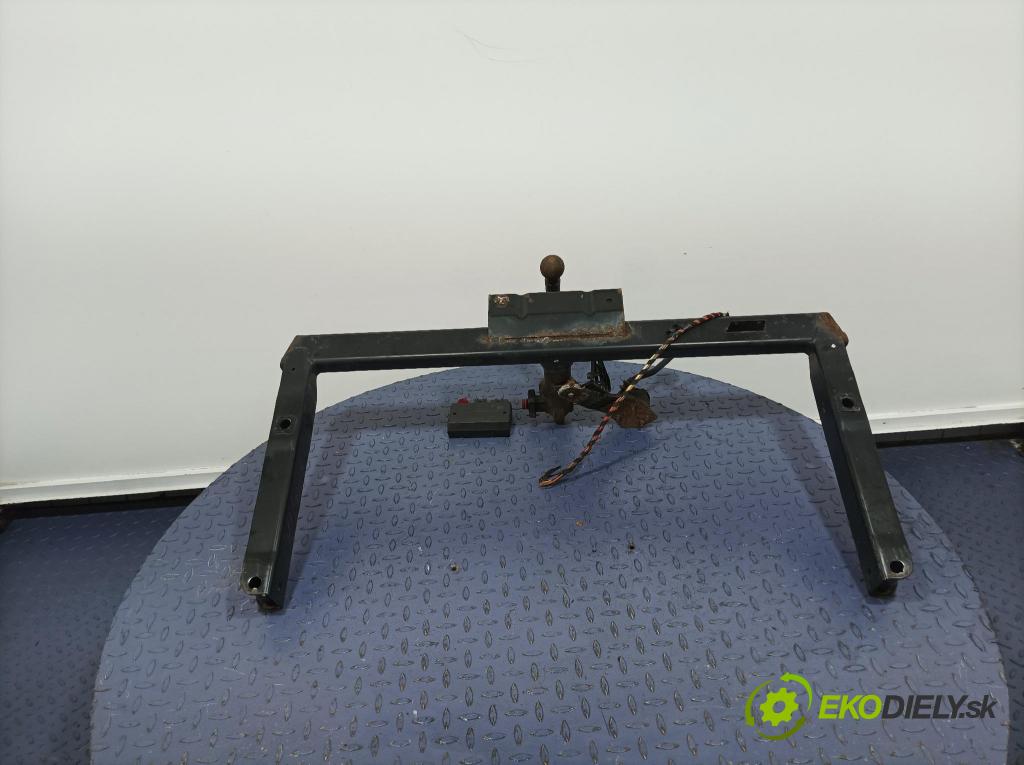 Audi A4 2008 oko Do Přívěsy 5905089897082