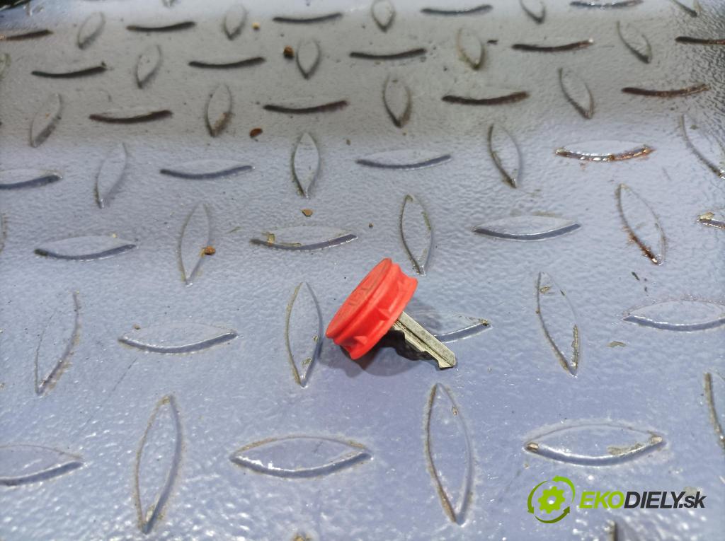 Audi A4 2008 oko Do Přívěsy 5905089897082