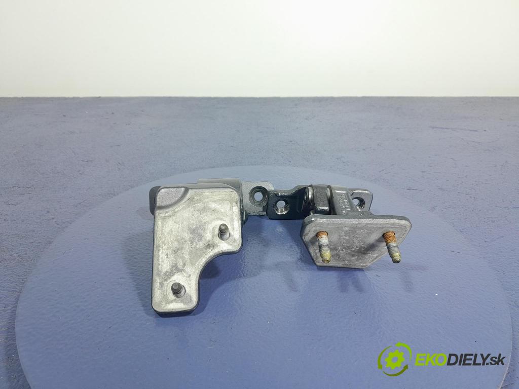 Mercedes Amg gt 2018 Závěs: dvere 01