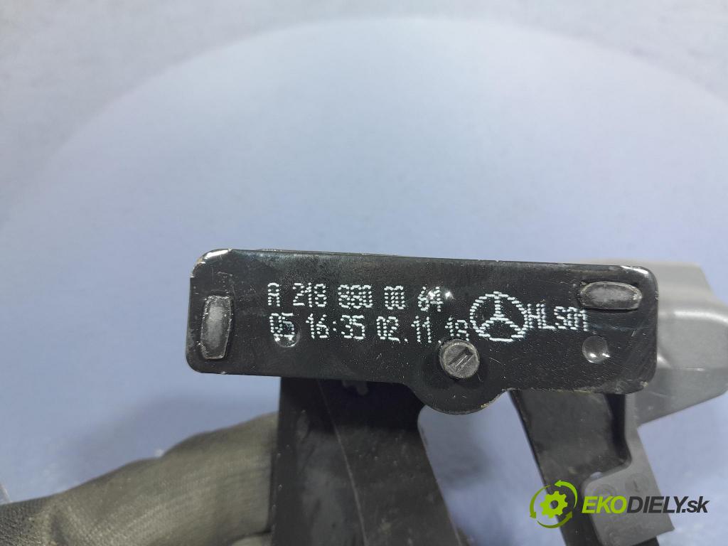 Mercedes Amg gt 2018 zámek masky: A2188800064