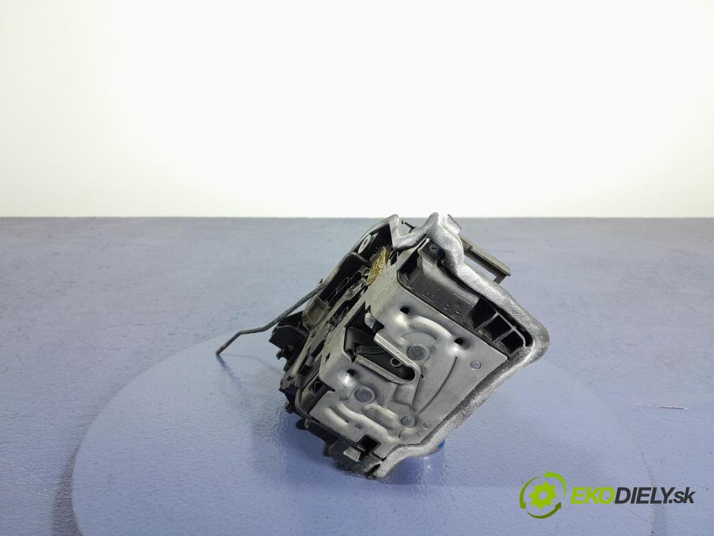 Bmw X5 2022 zámek dveře před v pravo: 9464890