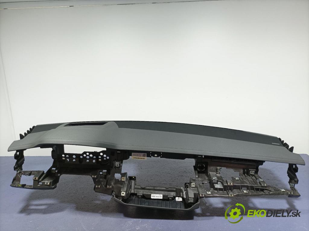 Audi A8 2019 kokpit,pristrojová doska 4N1857001D