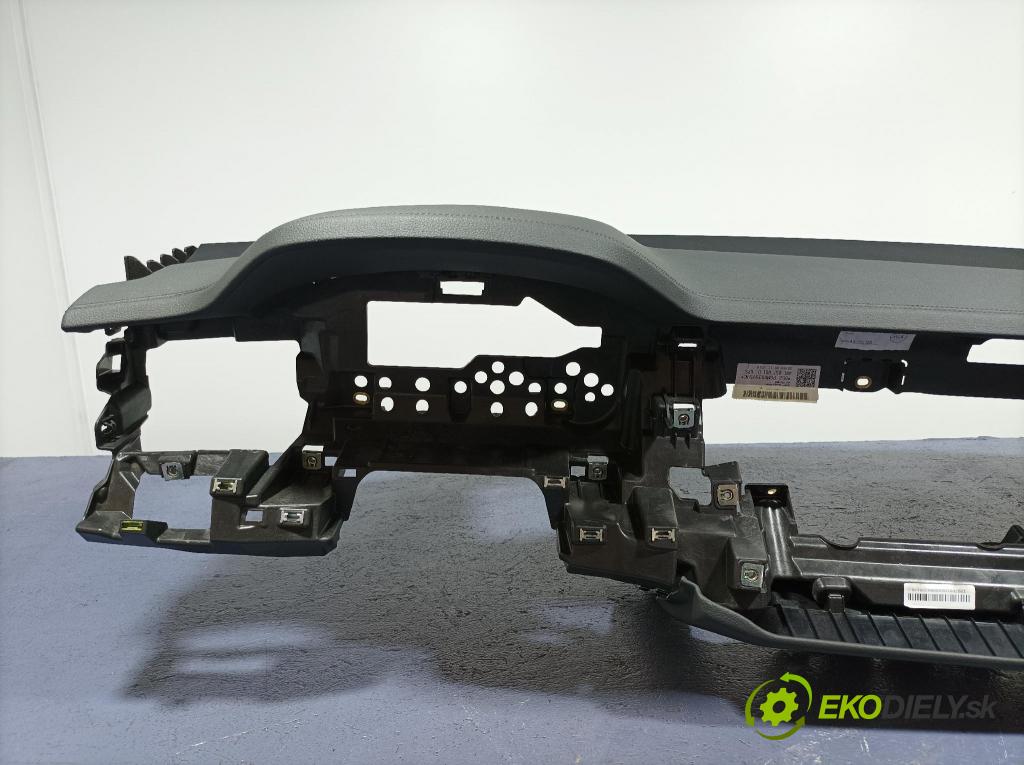 Audi A8 2019 kokpit,pristrojová doska 4N1857001D