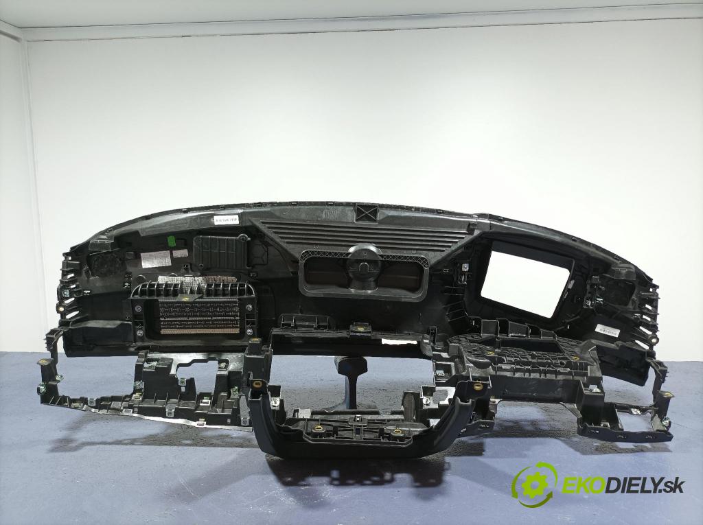 Audi A8 2019 kokpit,pristrojová doska 4N1857001D