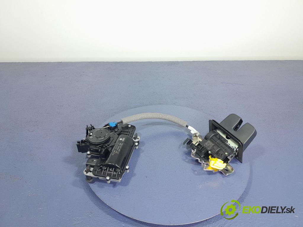 Skoda Octavia 2023 zámek Klapky: kufr 5E3827506