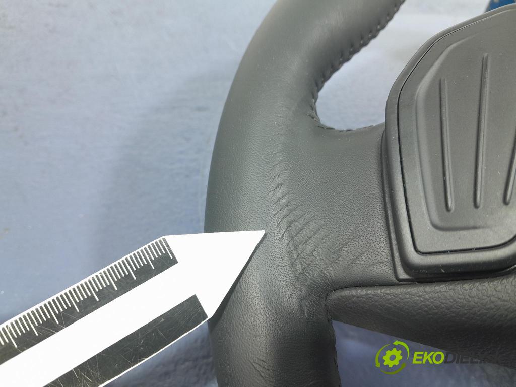 Skoda Octavia 2023 volant 5E3419093B