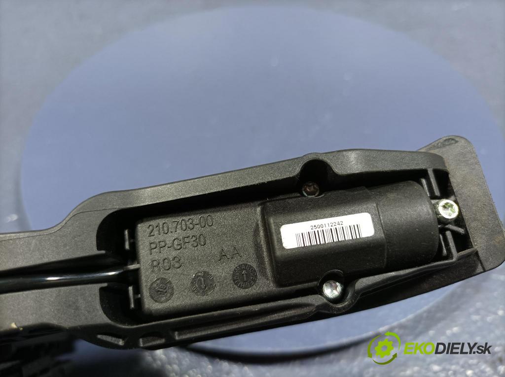 Audi A8 2019 pedal Plyn: 4N1723523