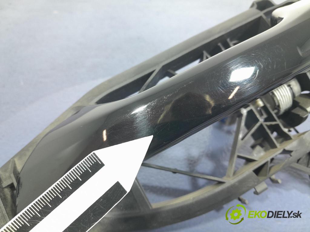 Audi A6 2020 klika Zad: Práva: 4N0837811B