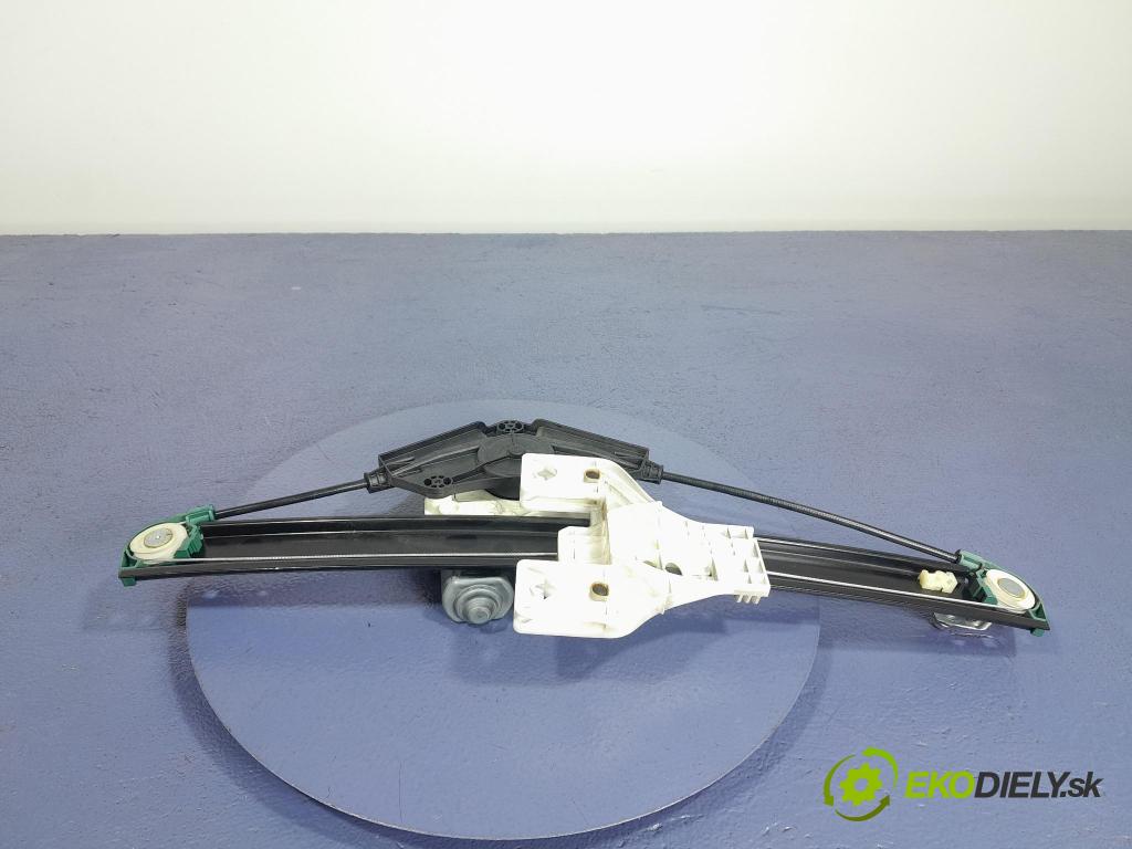 Audi A6 2020 mechanismus stahování Sklenka: Zad: v pravo: 4K0839462