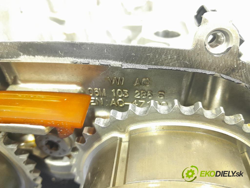 Audi A8 2019 kryt Ventily: 06M103286S